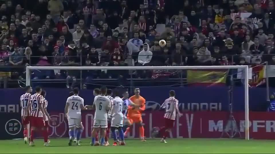 英超焦点赛事回顾 关键进球与战术变化分析