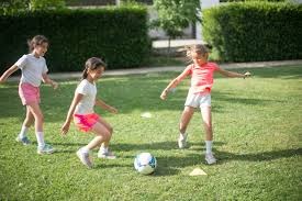 一场5-3逆转，让巴萨甩开2大争冠对手！创造历史：加冕西甲第3队